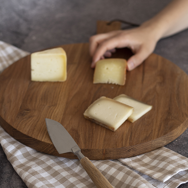 Oak Wood Ø34cm Cutting Board BOSCO 7 Oak wood ø34cm cutting board bosco - image 7