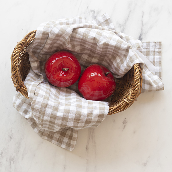 Alternative view of Red Apple NATURE