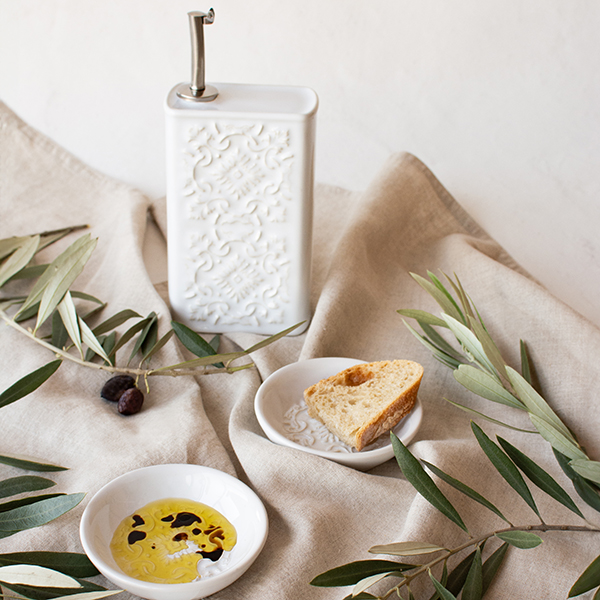 Galheteiro 500ml e Tigelas de Azeite "Azulejo" em Cerâmica- cor branco 7 Galheteiro 500ml e tigelas de azeite “azulejo” em cerâmica- cor branco - image 7